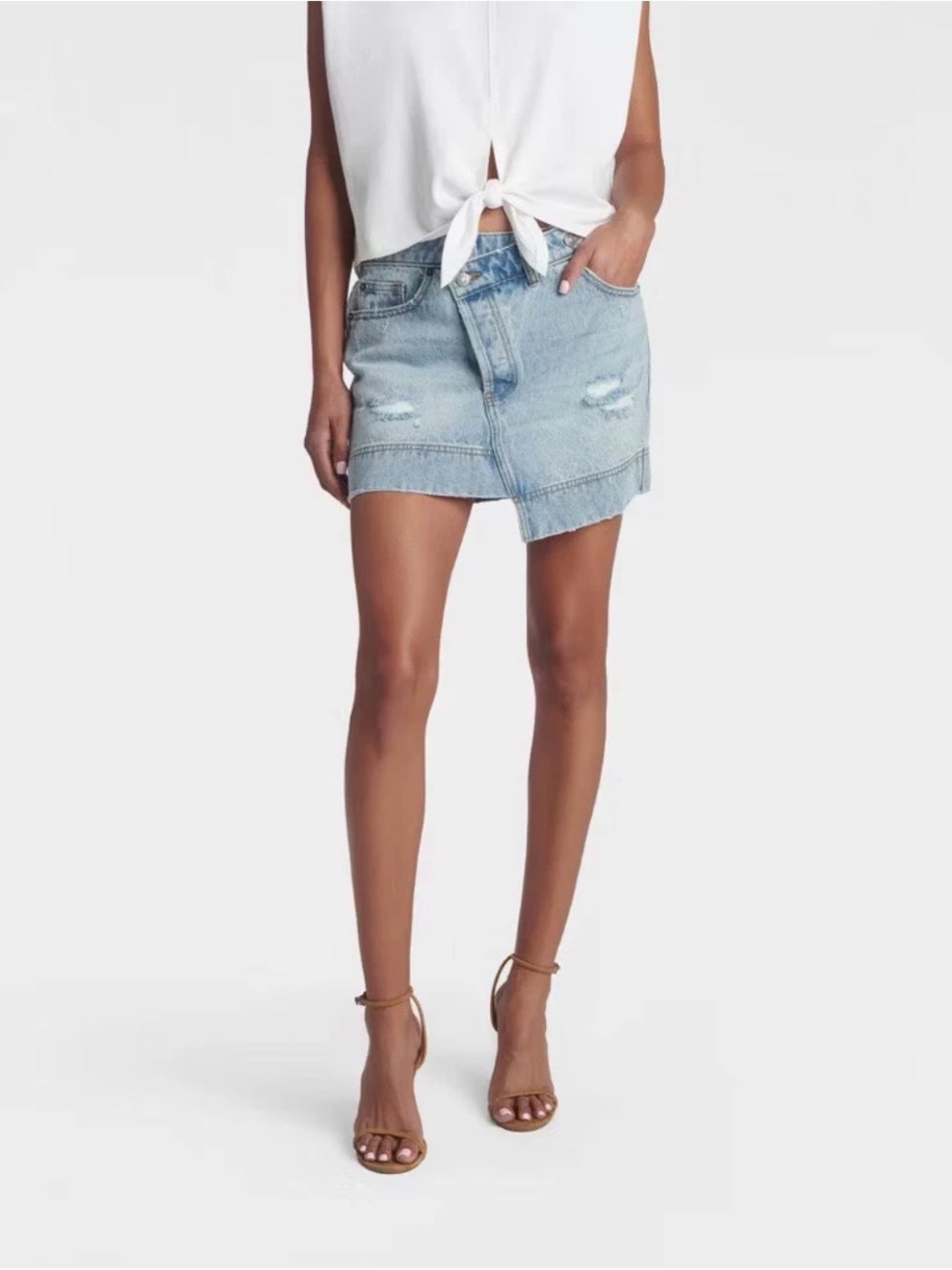 KBB by KAHLANA Women's Mid-rise Mini denim 'The Dylan Skirt' - Light Wash 24